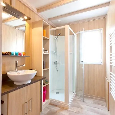 Holiday home Bungalow With 2 Bedrooms In La Chapellehermier With Shared Pool And Furnished Terrace 12 Km From The Beach La Chapelle-Hermier