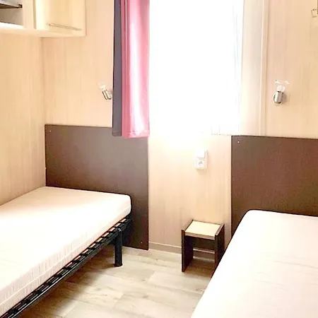Bungalow With 2 Bedrooms In La Chapellehermier With Shared Pool And Furnished Terrace 12 Km From The Beach * La Chapelle-Hermier