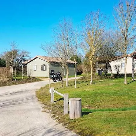 Bungalow With 2 Bedrooms In La Chapellehermier With Shared Pool And Furnished Terrace 12 Km From The Beach Holiday home La Chapelle-Hermier