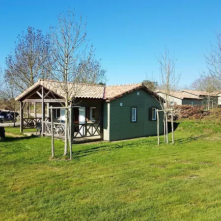 Bungalow With 2 Bedrooms In La Chapellehermier With Shared Pool And Furnished Terrace 12 Km From The Beach Holiday home